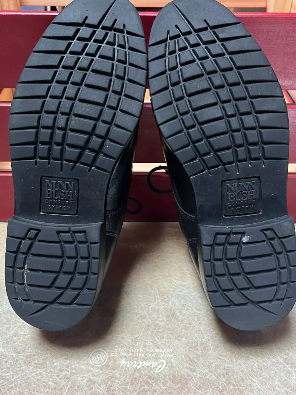 Nunn Bush black leather